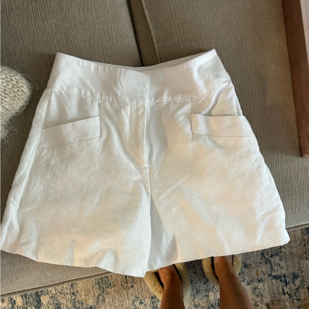 Club Monaco linen white shorts